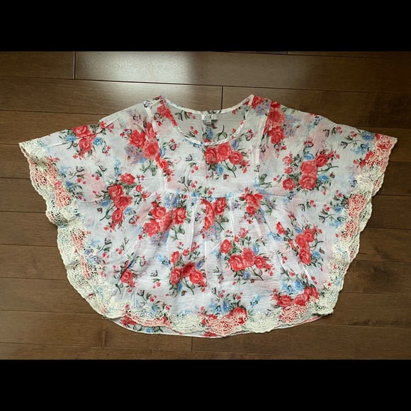 Forever 21 Floral and Lace Smock-Style Blouse - Picture 2 of 3